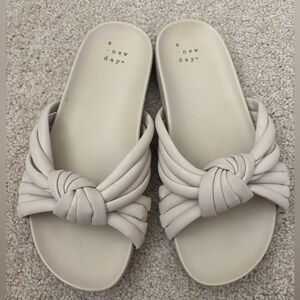 A New Day Silvie Contoured Footbed Sandals Slides Women's 5 Off White